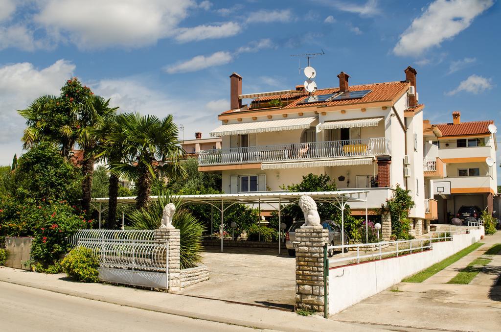 Pansion Adria Hotel Свети свети Филип и Яков Екстериор снимка