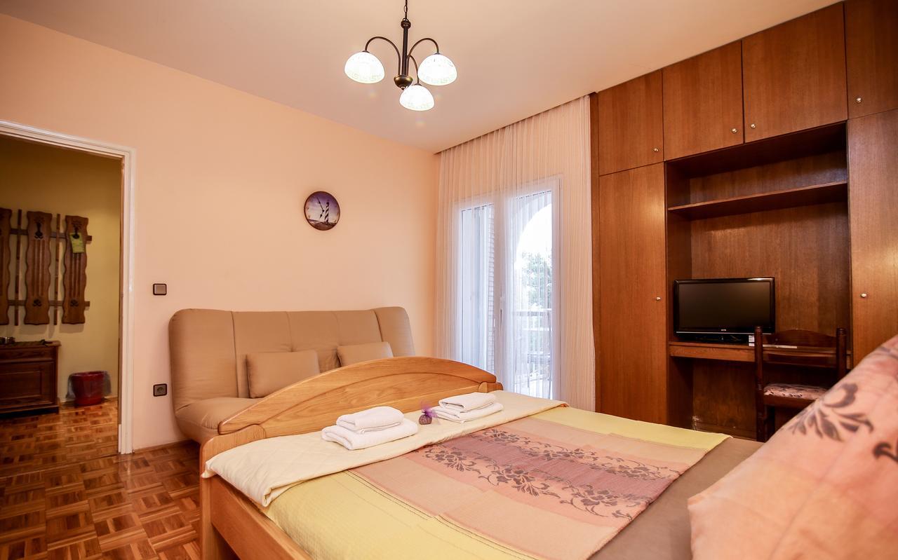 Pansion Adria Hotel Свети свети Филип и Яков Екстериор снимка