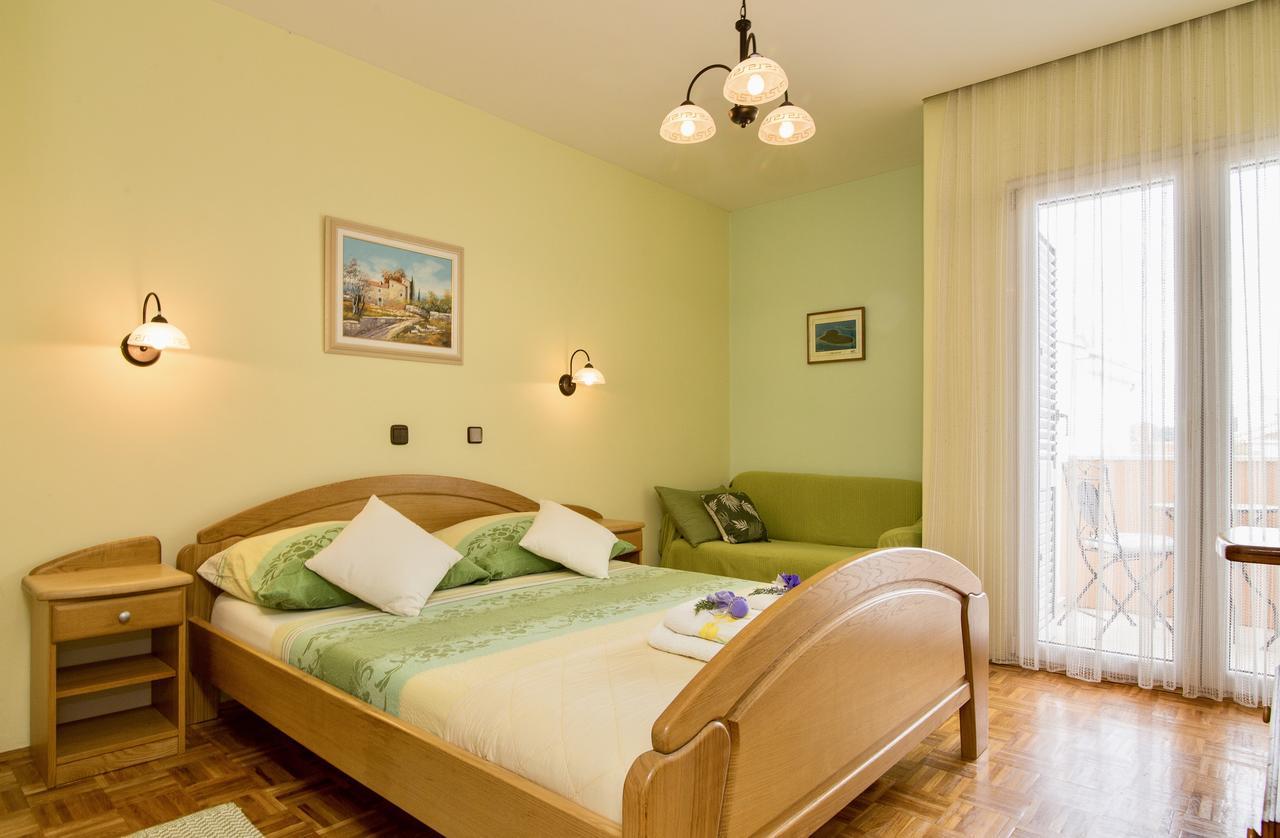 Pansion Adria Hotel Свети свети Филип и Яков Екстериор снимка