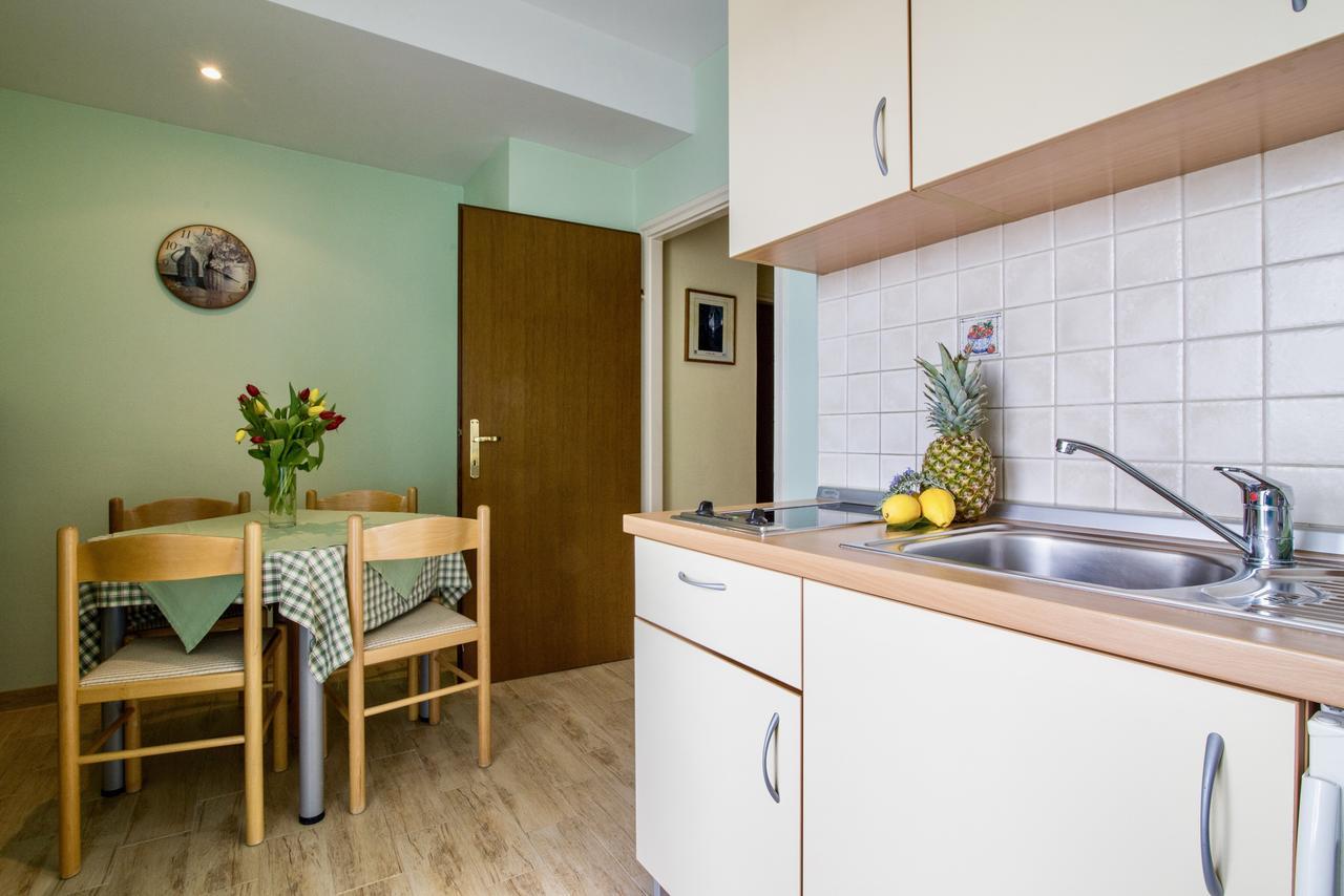 Pansion Adria Hotel Свети свети Филип и Яков Екстериор снимка
